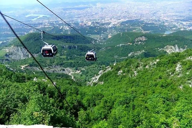 King Park Resort تيرانا